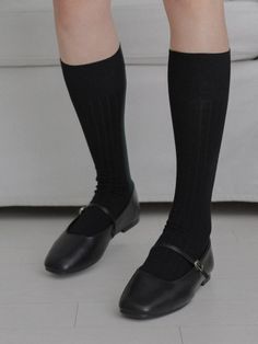 Composition : COTTON 65% SPAN 35%Color : plain knee socks - blackCountry of Origin : Republic of Korea Winter Knee-high Socks For School, Classic Fitted Knee-high Socks For Fall, Casual Black Knee-high Socks For School, Classic Solid Color Knee-high Legwear, Black Knee-high Socks For School, Classic Fitted Knee-high Socks, Classic Knee-high Socks, Classic Stretch Knee-high Socks, Black Knee-high School Stockings