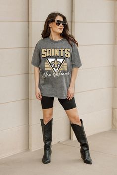 Gameday just got better with our New Orleans Saints oversized short sleeve crewneck tee. Crafted from super soft fabric, it's destined to become your new fan favorite! Chiefs Game, Ny Giants, Oversized Crewneck, New Orleans Saints, Indianapolis Colts, Carolina Panthers, New York Jets, New York Giants, Green Bay