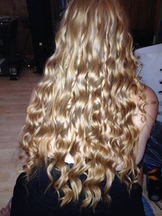 Curly Blonde Hair, Blonde Curly Hair, Cut My Hair, Hair Inspo Color, Long Curly Hair, Shiny Hair, Long Curly, Aesthetic Hair