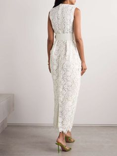 Elegant Lace Dress For Wedding, Elegant Long Lace Dress For Spring, Elegant Summer Lace Wedding Dress, Elegant Summer Wedding Lace Dress, Elegant Summer Lace Dress, Elegant Sleeveless Lace Wedding Dress, Chic Formal Floor-length Lace Dress, Chic Floor-length Lace Dress For Formal Occasions, Elegant Spring Floor-length Lace Dress