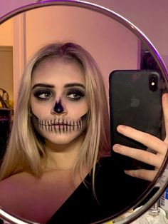 Skeleton Makeup Aesthetic Easy, Halloween Makeup Looks Full Face, Skeleton Makeup Halloween Costume, Halloween Makeup Ideas Skeleton, Skull Costume Makeup, Holloween Costume Ideas Skeleton, Tiktok Halloween Makeup, Womens Skeleton Costume Make Up, Skeleton Makeup For Halloween