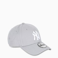 Baseball cap by New Era in cotton, featuring a contrast embroidery on the front and adjustable buckle on the back. Fall/Winter 2020-21 collection. Cheap Gray Baseball Cap, Cheap Gray Flat Bill Baseball Cap, Affordable Gray Curved Bill Baseball Cap, Affordable Gray Flat Bill Baseball Cap, Ny Baseball Cap, Ny Baseball, Contrast Embroidery, Fisherman's Hat, Grey Hat