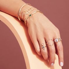 Mociun Elsa Ring Large Bracelet, Wedding Band Designs, Small Bracelets, Shiny Objects, Stilts, Bar Bracelets, Cluster Ring, Chain Lengths, Jewelry Pieces