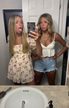 Preppy Summer Outfits Aesthetic, Summer Fair Outfit, Blonde Yellow, Tan Blonde, Girly Clothes, Beachy Outfits, Aesthetic Girly, Summer Fits, Trendy Clothing