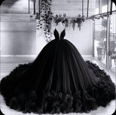 Black Wedding Gowns, Black Quinceanera Dresses, Sparkle Wedding Dress, Gowns Dresses Elegant, Pretty Prom Dresses, Gothic Wedding