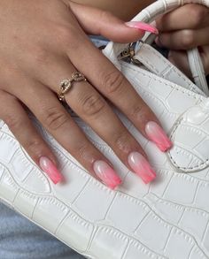 Summer Nail Designs 2022, Nail Colors Summer, Acrylic Nail Inspiration, Nail Designs 2022, Nail Nude, Nail Ideas Summer, Summer Nails Inspiration, Winter Nail Art Designs, Pink Tip Nails