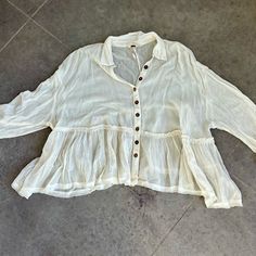 Beautiful Romantic And Boho Soft Cotton Gauze Babydoll Style Blouse From Free People. Size Small. Color White. Ln - Never Worn. Cute White Blouse With Buttons, White Flowy Cotton Blouse, White Flowy Cotton Tops, Flowy White Cotton Blouse, Cute White Tops With Buttons, Summer Flowy Button-up Blouse, White Buttoned Top For Vacation, Cute Long Sleeve Tops With Buttons, Cute Long Sleeve Tops For Daywear