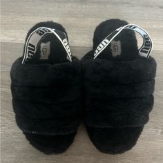 Has Wear But Still Looks Brand New Black Cushioned Slippers For Winter, Trendy Black Slippers For Spring, Trendy Black Spring Slippers, Trendy Black Slippers, Comfy Black Slippers With Textured Footbed, Black Comfy Slippers With Textured Footbed, Comfortable Black Slippers For Fall, Trendy Black Flat Slippers, Black Flat Winter Slippers