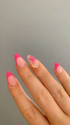 There's a new beauty trend taking over Instagram and it's absolutely stunning. Say hello to "quartz nails". Preppy Nails, Teen Nails, Cruise Nails, Beachy Nails, Cute Simple Nails, Broken Nails, Summer Nail Ideas, Simple Gel Nails