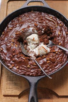 a skillet filled with ice cream and chocolate