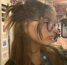 Brown Hair With Curtain Bangs, Half Long Hair, Maisy Stella, Glasses Y2k, Hair With Curtain Bangs, Y2k Hairstyles, Hairstyles With Glasses, Long Brown Hair, Long Hair With Bangs