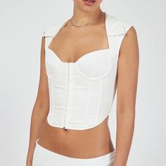 Danielle Guizio White Collared Bustier Corset Top Size Xs Brand New Without Tags, Only Tried On. As Seen On Me (Xs, 32d) For Reference. No Longer Sold, Retailed For $180 Perfect Condition! White Cropped Top With Boned Bodice, Elegant White Crop Top With Straps, Fitted White Crop Top With Boned Bodice, Elegant Cropped Summer Corset, Elegant Crop Top With Boned Bodice, Elegant Cropped Top With Straps, White Boned Bodice Crop Top, Fitted White Corset, White Tops With Fitted Bodice