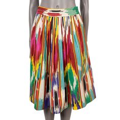 100% authentic Etro Ikat printed flared midi skirt in multicolor cotton (100%). The design features an elastic waistband, side slit pockets and is unlined. Has been worn and is in excellent condition. 2018 Measurements Tag Size 42 Size M Waist 72cm (28.1in) to 88cm (34.3in) Length 69cm (26.9in) All our listings include only the listed item unless otherwise specified in the description above. Flared Midi Skirt, New York Graffiti, Midi Flare Skirt, Ikat Print, A Line Skirts, Midi Skirt, Paisley, Fashion Outfits, Clothes