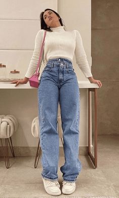 Style Wide Leg Jeans, Mom Jeans Outfit, Color Blocking Outfits, Uni Outfits, Casual Day Outfits, Mode Casual, Easy Trendy Outfits, Causual Outfits