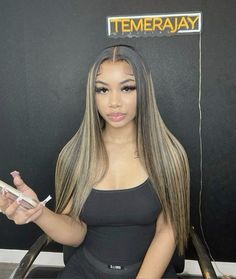 Hair Color Ideas Baddie, Brown Highlight Wigs Black Women, Half Up Half Down With Highlights, Ash Blonde Sew In, Wig Highlights Black Women, Straight Highlighted Wig, Middle Part With Highlights, Black And Blonde Sew In