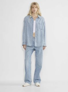 THE '80S COMFY DENIM SHIRT Denim Vans, Winter Styles, Jacket Parka, Fashion 2024, Loose Jeans, Jeans Material, Fall Style, Christmas 2024, Romper With Skirt