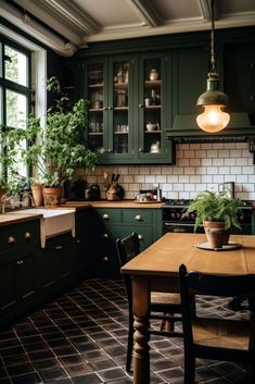 Moody Rustic Kitchen, Moody Farmhouse, Timeless Kitchen Design, Makeover Kitchen, Bold Kitchen, Wallpaper Kitchen, Kitchen Design Inspiration, Study Room Design, Farmhouse Kitchen Ideas