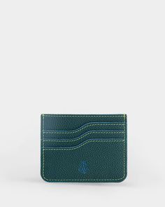 This leather card holder stands out for its compact, elegant lines. The accessory with six card slots and internal pocket is brightened by the iconic MIETIS logo. Fashion Content, Leather Card Holder, Card Holder Wallet, Card Holder Leather, Leather Goods, Slow Fashion, Card Wallet, Card Slots, Dark Green