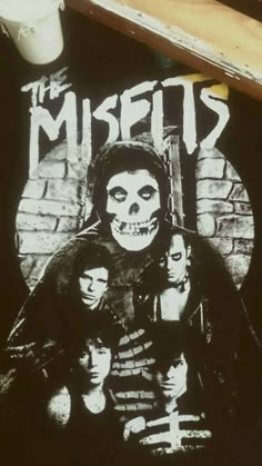 an image of the misfits on a t - shirt