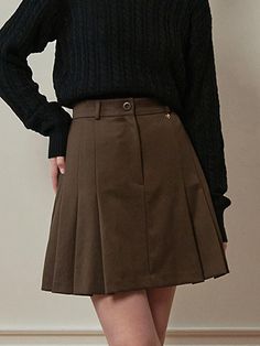 Composition : TENCEL 79% + RAYON 19% + SPAN 2%Color : BROWNCountry of Origin : Republic of Korea H And M Skirt Wool, Toast Cord Skirt, Pleated Brown Skort For Fall, Fall Pleated Brown Skort, Brown Pleated Skirt, Uniform Skirt, Pleats Skirt, Brown Skirt, Fall 24