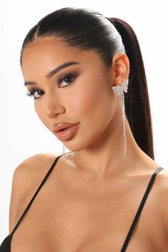 Fantasy Butterfly, Slicked Back Ponytail, Cute Eyeshadow Looks, Nude Makeup, Dark Makeup, Slick Hairstyles, Penteado Cabelo Curto, Sleek Ponytail, High Ponytails