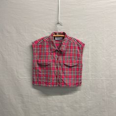 Small / 1960s Santa Cruz Button Up Crop Top Flannel Red Cute Ladies Shirt Pit to Pit: 18in Top Collar to Bottom: 17in Check photos before purchasing! ITEM IS SECOND HAND! Please take the time to review our shop policies listed on our homepage before purchasing. We do NOT accept returns, but will gladly accept exchanges. All items are vintage, and sold AS IS. Thank you for shopping with us! - RatRunners Vintage Red Button-up Flannel Shirt, Retro Plaid Collared Tops, Vintage Red Flannel Shirt With Button Closure, Red Vintage Flannel Shirt With Button Closure, Red Collared Shirt With Buttons, Red Retro Shirt With Camp Collar, Retro Red Shirt With Camp Collar, Vintage Red Tops With Button Closure, Vintage Red Top With Button Closure