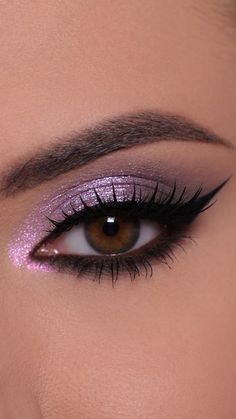 Pink And Silver Eye Makeup, Best Drugstore Setting Spray, Shimmer Eye Makeup, Dark Eye Makeup, Creamy Eyeshadow, Date Night Makeup