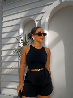 Body Zara Outfit, Italian Woman Aesthetic, Zara Aesthetic, Short Zara, Looks Com Short, Body Shorts, Short Girl Fashion, Ny Outfits, Europe Outfits