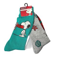 Snoopy Is Perfect On Top Of His Decorated Dog House And Carrying His Bowl With Candy Cane Attached! This Set Of Two Pair Of Crew Socks Is Sure To Delight Any Snoopy Fan! Fits Shoe Size 6-12 Machine Wash, Tumble Dry Low 97% Polyester And 3% Spandex Listing Comes With One Teal Pair And One Grey Pair. Socks Packaging, Halloween Socks, Peanuts Snoopy Woodstock, Christmas Shoes, Peanuts Christmas, Non Slip Socks, Patriotic Crafts, Snoopy Christmas, Sock Packs