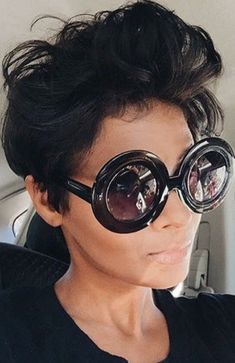 Kyrzayda Rodriguez Pixie Hair Accessories Ideas, Pixie Hair Accessories, Big Sunglasses Women, Kyrzayda Rodriguez, Cut Life, Short Sassy Hair, Pixie Hair