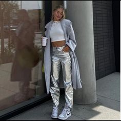 Brand New With Tags! I’m A Size 28 So The Large Is A Little Too Big On Me. Silver Pants Outfit, Metallic Pants Outfit, Concert Outfit Casual, Silver Trousers, Metallic Trousers, Silver Outfits, Silver Pants, Metallic Pants, Chique Outfits