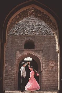 Lehenga Pre Wedding Shoot, Pre Wedding Shoot In Lehenga, Fort Couple Photoshoot, Fort Pre Wedding Shoot, Pre Wedding Shoot Rajasthan, Wedding Stills