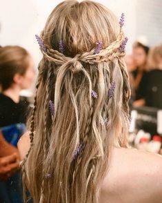 Pirate Hair, Costume Inspirations, Rapunzel Costume, Flowers In Her Hair, Plaits Hairstyles, Hippie Hair, Bohemian Hairstyles, Half Up Half Down Hair, Boho Hairstyles