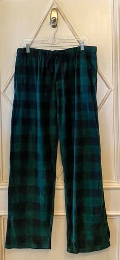 Bottoms Out Navy and Green Buffalo Check Fleece Pajama Pants XL. Very good pre-owned condition. 100% polyester. Elastic and drawstring waist. 32" inseam. Patterned Pajama Pants, Checked Pajamas, Green Plaid Pajama Pants, Green Pajama Pants, Fall Pajamas, Plaid Pajamas Bottoms, Black Pajama Pants, Plush Pajama Pants, Flannel Pj Pants