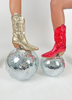 Disco Cowgirl Decor, Champagne Cowgirl, Disco Cowgirl Aesthetic, Disco Cowgirl Outfit, Disco Boots, Cowboy Boots Aesthetic, Glam Cowgirl