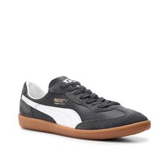 Puma-Super Liga OG Retro Sneaker - Men's Simple classic style is what you will find in the men's Puma Super Liga suede sneaker. Well known for its indoor soccer style but versatile enough to play up any casual attire, this retro shoe is a must-have for laid back style both on and off the field. Puma Logo Leather Sneakers For Sports, Puma Leather Sneakers For Sports, Leather Puma Sneakers For Sports, Simple Classic Style, Indoor Soccer, Puma Mens, Retro Shoes, Casual Attire, Retro Sneakers