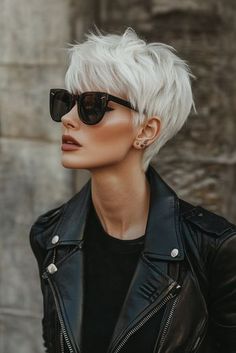 Explore the 11 best short pixie cut and hairstyle ideas—bold, chic, and effortlessly stylish! ✂️✨ #PixieCut #HairInspo Edgy Pixie Cut, Long To Short Haircut, Short Platinum Blonde Hair, Edgy Short Haircuts, Short Sassy Haircuts, Short Hair Images, Edgy Short Hair, Greasy Hair Hairstyles