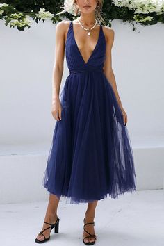 Feeling Romantic V Neck Tulle Midi Dress – roschic Tulle Midi Dress, Maxi Dress Outfit, Tulle Sleeves, Puff Dress, Sleeveless Outfit, Party Kleidung, Flowing Dresses, Navy Midi Dress, Mesh Skirt