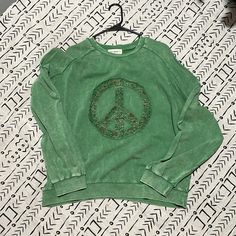 Green Peace Sign Shirt Peace Sign Shirt, Hippie Fits, Peace Sign Shirts, Lululemon Long Sleeve, Lace Trim Top, Vintage Harley Davidson, Long Sleeve Tunic, Zara Women, Active Wear Tops