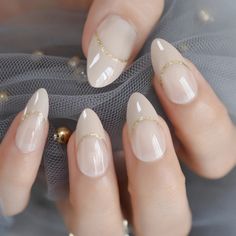 French Manicure Tips, Nail Gold, Beige Gradient, Natural Nail Tips, Natural Fake Nails, Glitter French Nails, Faded Nails, Mirror Nails, Manicure Tips