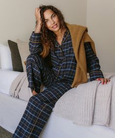 Flannel Pajama Top Navy Plaid Whether you’re waking up or winding down, every moment at home is better in an elevated take on essential sleepwear. Classic organic flannel is perfect for making the most of comfort and style in the holiday season. 100% cotton. Made in China. Slightly cropped fit. | Jenni Kayne Women's Flannel Shirt Pajama Top Size Small Flannel Pajamas Aesthetic, Cabin Bachelorette, Plaid Aesthetic, Plaid Pjs, Winter Pajamas Women, Womens Flannel Pajamas, Pajamas Aesthetic, At Home Outfits, Lounge Outfits