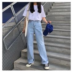 Korean Jeans Outfit, Jeans Outfit Korean, Light Blue Jeans Outfit, Women Closet, Korean Fashion Jeans, Denim Jeans Outfit, Korean Jeans