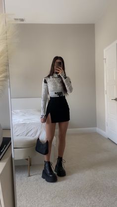 Baddie Coachella Outfits, Sheer Shirt Outfits, Stile Kylie Jenner, Outfit Botas, Soft Grunge, Teen Fashion Outfits, Looks Vintage