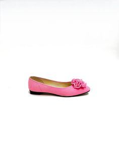 Vintage 1960s vegan pink fabric rosette flats by Gaymode for JC Penney. Features bright pink fabric uppers, wide rounded toe, fabric rosette detail at vamp, slip on style, and barely-there heel. Includes original shoebox. Very good vintage condition with some light color fading. Heel to toe (inside shoe): 10 inches Ball of foot (bottom of sole): 3.125 inches Heel height: <1 inch Size 8 Pink Slip-on Ballet Flats For Summer, Spring Pink Flats, Feminine Pink Slip-on Ballet Flats, Pink Slip-on Ballet Flats For Spring, Pink Closed Toe Ballet Flats For Spring, Pink Ballet Flats For Spring, Spring Pink Closed Toe Ballet Flats, Pink Spring Ballet Flats, Feminine Pink Ballet Flats