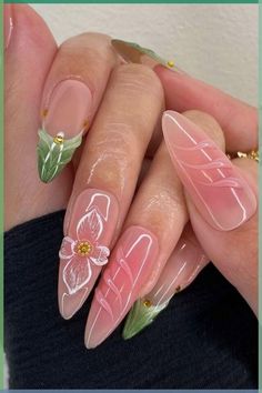 The hues of nude pink and natural green convey innocence and kindness. It’s cute how each nail is unique, with appealing flower and grass features. With a floral light dress and these nails, you’ll seem like a spring princess. //photocredit: @clawsxcollxtion Light Purple Summer Nails, Light Pink And Green Nails, Green And Pink Nails Designs, Green Pink Nails, Pink Green Nails, Green And Pink Nails, Fairy Nails, Simple Spring Nails, Light Pink Nails