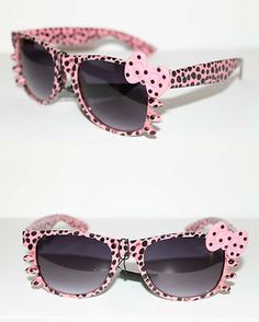 . Baby Swings And Bouncers, Headpiece Accessories, Kitty Clothes, Nerd Glasses, Hello Kitty Accessories, Shady Lady, Hello Kitty Pink, Pink Chocolate, Funky Fashion