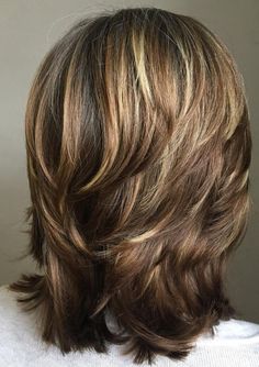 Medium Textured Hair, Modern Shag Haircut, Medium Shag Haircuts, Long Shag Haircut, Summer Highlights, Medium Layered Haircuts, Shag Haircuts, Medium Layered Hair, Curly Haircuts