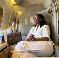 #luxurytravel #emirates #hermes #hermeslover #hermeskellybag #birkin #rolexwatch #cartier #blackwomensfashion #softgirl #travelgram #luxuryliving #melanin #bobhaircut #minimalist #parisian #dubaifashion #businesstips Money Future, Femininity Aesthetic, Women Ceo, Wealthy Women, Woman Aesthetic, Outfit Yoga