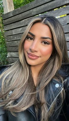 Blonde Brown Hair Color, Hair Colorful, Black Hair Balayage, Blond Balayage, Brown Hair Inspo, Camila Morrone