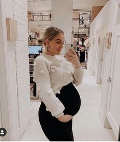 35+ образов для стильной беременности 2023 - Впервые мама Winter Maternity Outfits, Maternity Work Clothes, Trendy Maternity Outfits, Preggo Fashion, Dresses For Pregnant Women, Women Dress Online, Maternity Chic